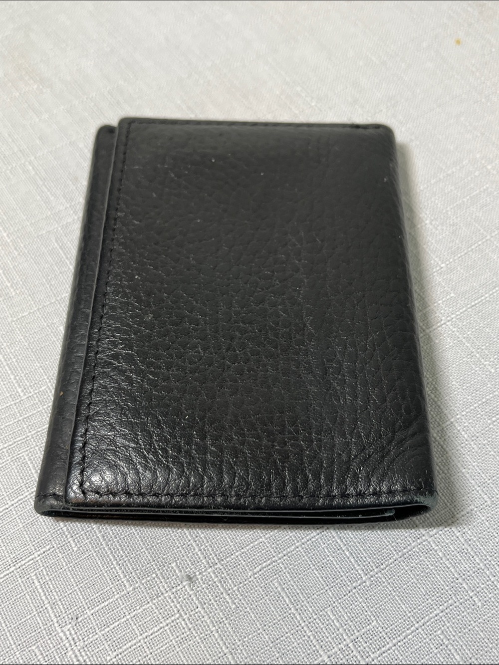 Classic Black Top Grain Leather 
Men’s Wallet 
Tri fold
Card Holder